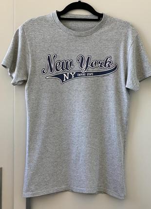 Сіра футболка new york