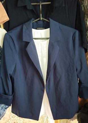 Пиджак в школу возможно костюмом