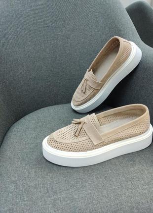 Замшеві туфлі лофери з перфорацією натуральна замша замшевые туфли лоферы с перфорацией натуральная замша