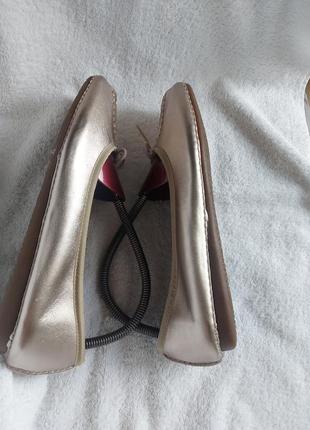 Балетки чешки туфли clarks unstructured 40p золотые кожа3 фото