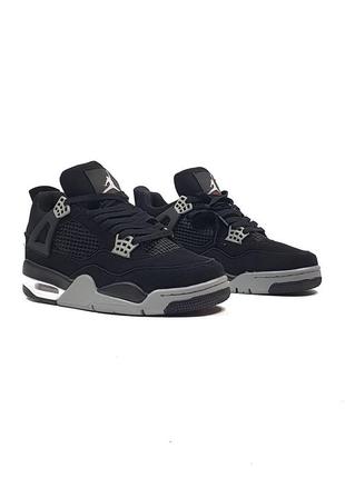 Nike air jordan 4
•black canvas