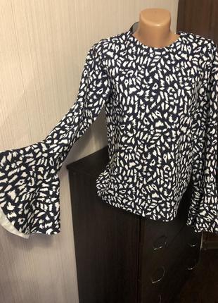 Шикарная блуза кофта с рукавами волан в принт2 фото