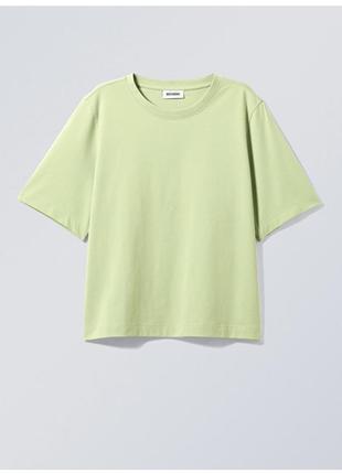 Качественная футболка зелёного фисташкового оттенка relaxed fit