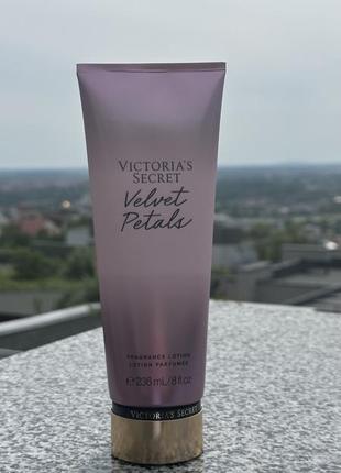 Лосьон для тела виктория сикрет velvet petals victoria’s secret
