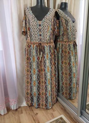 Красивое с карманами и приоткрытыми плечами платье 👗 большого размера