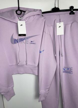 Жіночий спортивний костюм nike swoosh оригінал найк свуш лаванда джоггери кроп біг лого