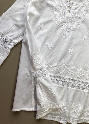 Розкішна батистова сорочка з однотонною вишивкою2 фото