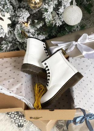 Стильные зимние ботинки dr.martens в белом цвете (осень-зима-весна)😍9 фото