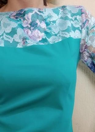 Коктейльне плаття-футляр м'ятного кольору з мереживом5 фото