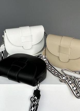 Черная женская сумка кросс боли с широким ремешком