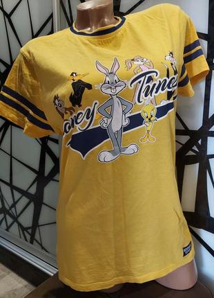 Крутая футболка от looney tunes желтого цвета 42-46