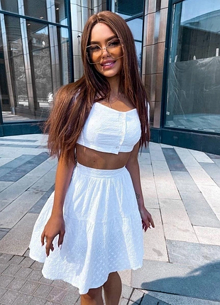 Женский костюм  с юбкой