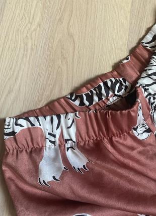 Брюки піжамні жіночі брюки широкі атласні штани з тиграми h&m- m,l7 фото
