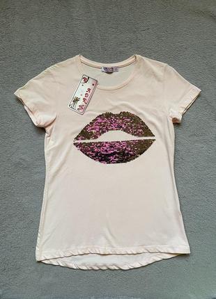 Новая детская футболка с паетками