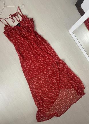 Платье на запах в цветочный принт