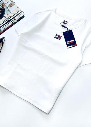 Футболки от tommy jeans