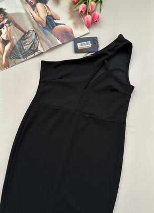 Черное платье футляр миди на одно плечо7 фото