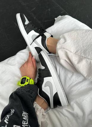 Жіночі кросівки nike air jordan retro 1 low grey white black знижка sale / smb7 фото