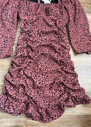 Новое платье zara леопардовое с квадратным вырезом бордовое мини платье чёрное сборка повседневное волан л (l)7 фото