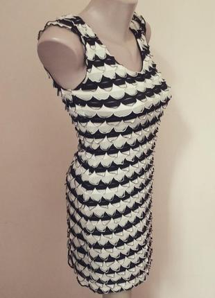 Ефективне плаття river island s/m.