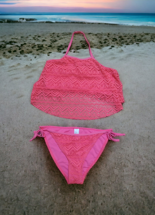 Яскравий рожевий роздільний купальник