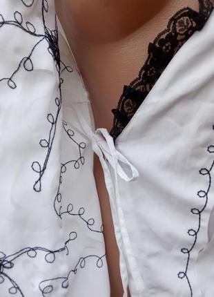 Красивая нежная белая блуза рубашка на запах margo,кружево,валан,цветы.2 фото