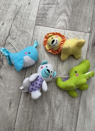 М’які іграшки для мобіля fisher price
