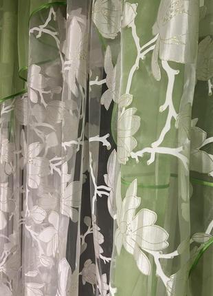 Тюль на кухню зеленого цвета с цветами6 фото