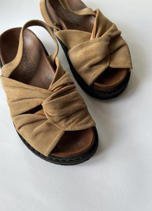 Замшевые босоножки bisgaard коричневые сандали, размер 37