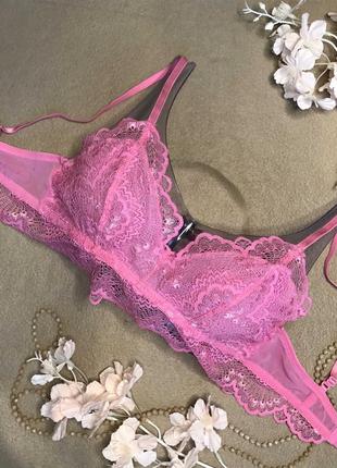 Тонкий бюстгальтер бралет