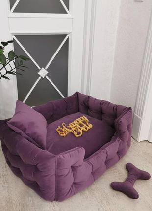 Лежак з бортами для собак і кішок 90х60 см фіолетовий велюр, подушка, іграшка-кість