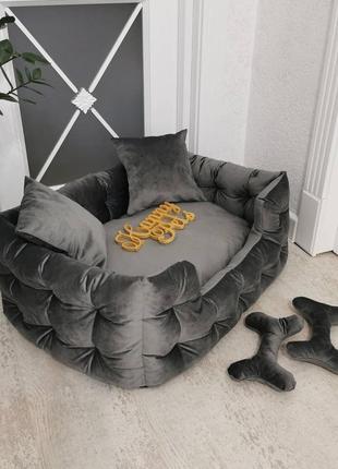 Лежак с бортами для собак и кошек 50х40 см серый велюр, подушка, игрушка-кость