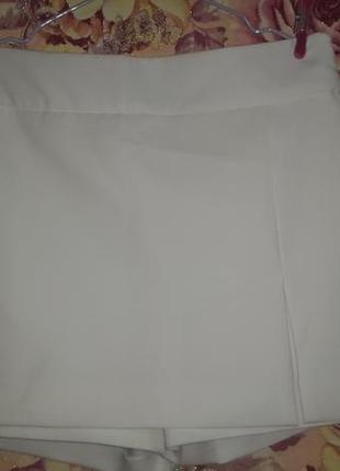 Белые/молочные шорты-юбка с разрезом zara