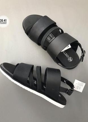 Кожаные босоножки esmara