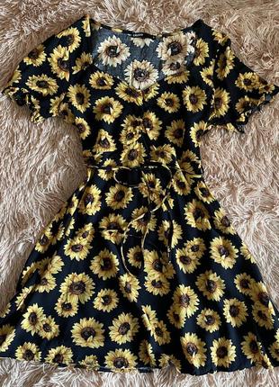 Літнє міні плаття з квітковим принтом в соняшники з зав’язками на талії