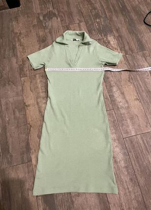 Женское летнее приталенное платье с воротником зеленая туника1 фото