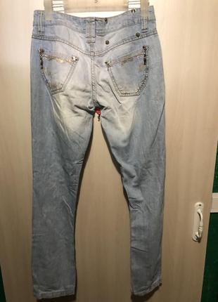 Классные джинсы с фирменной классной футболочкой valentino5 фото