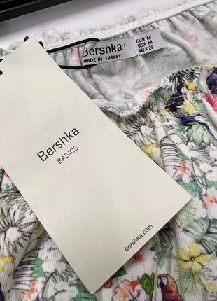 💙💛натуральный коттоновый кроп топ с открытыми плечами тропический принт bershka3 фото