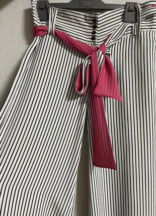 Брюки брюки широкие шифоновые полосатые с розовыми вставками2 фото