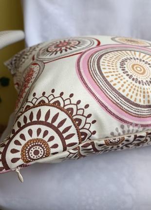 Декоративная наволочка с розовыми кругами 45*45