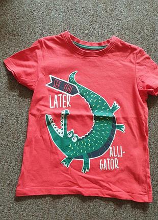 Фирменная футболка