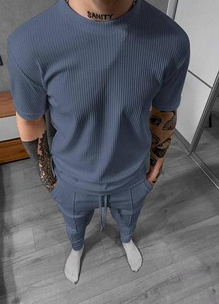 Літній спортивний костюм