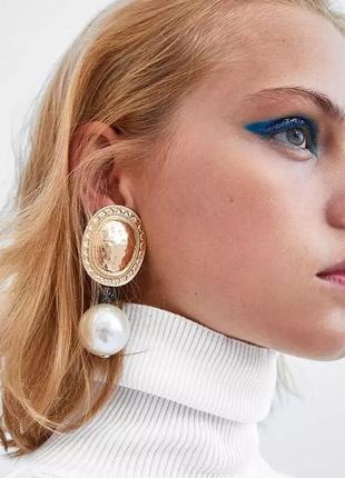 Стильные массивные серьги с жемчугом,. масивні сережки перлини