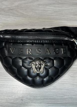 Бананка чорна стьобана чоловіча жіноча в стилі versace сумочка на пояс версаче сумка через плечі