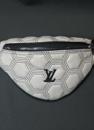 Бананка стьобана біла чоловіча в стилі louis vuitton сумочка на пояс лупи вінон унісекс