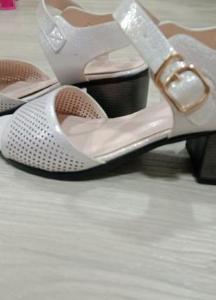Босоножки 36-37 г