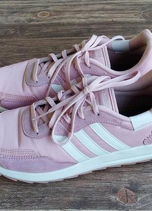 Кроссовки adidas retrorun. размер 40.