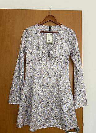 Сукня з довгим рукавом