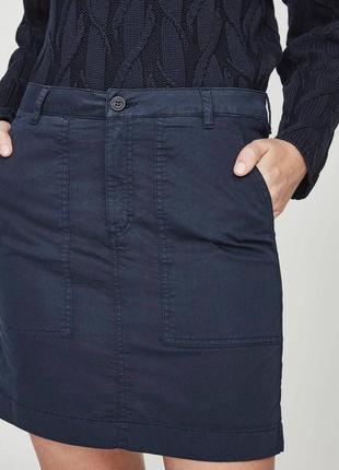 Льняная трендовая юбка карго синяя, на резинке, накладные карманы9 фото