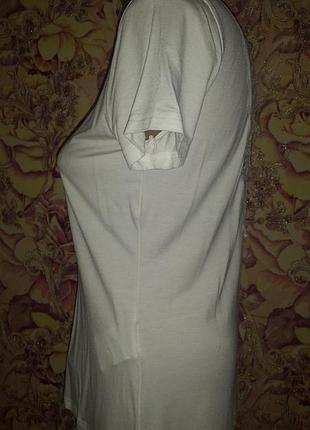 Белая/Кровевая футболка-блуза с кружевными вставками3 фото